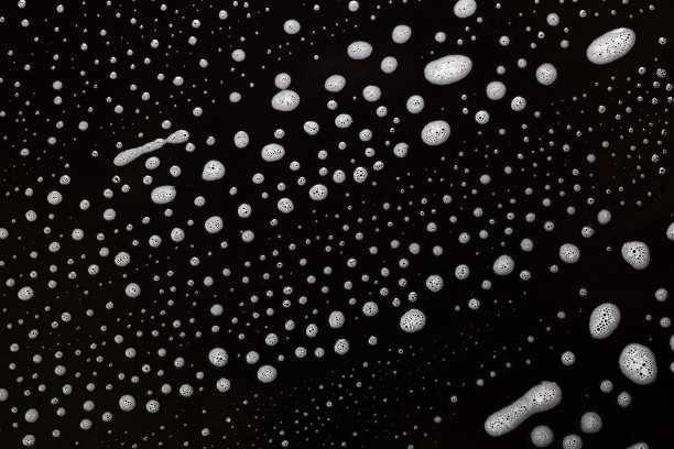 白色透明化妆品霜凝胶视黄醇泡沫肥皂sud血清纹理孤立在黑色背景图片下载