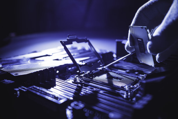 现代计算机电路板闭合图片下载