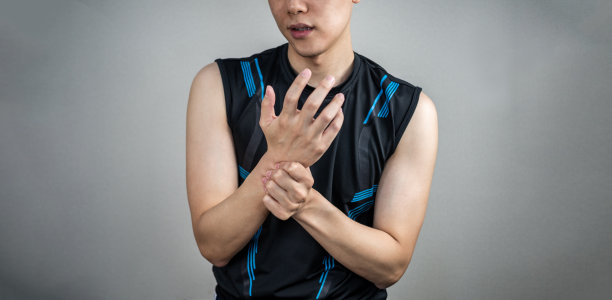 手腕疼痛训练用手近距离按摩图片下载