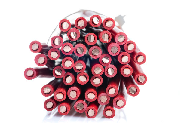 电气铜线的截面隔离在白色图片下载