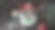 透明圣诞球与玩具车和礼物在黑暗的背景与彩色灯图片下载