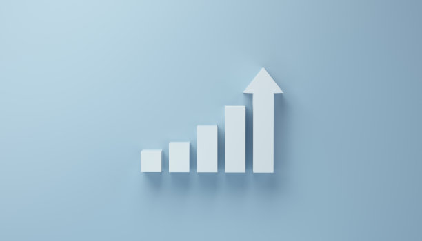 白色箭头成长成功，创意概念成就。图片下载