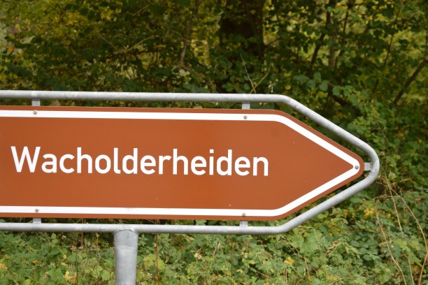 通往瓦霍尔德海登的交通标志图片下载