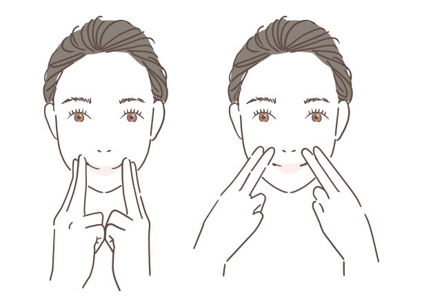 女人在做面部按摩图片下载