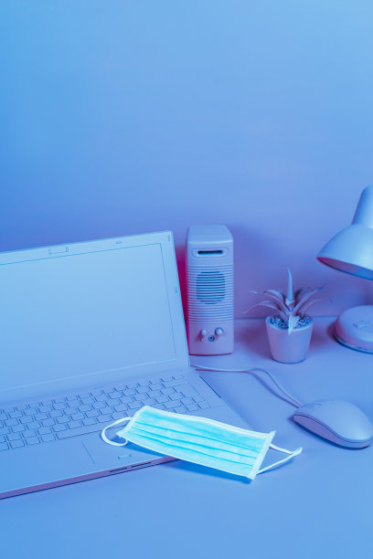 办公场所的医用口罩图片下载