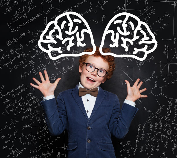 穿着校服，有科学背景的有趣孩子图片下载