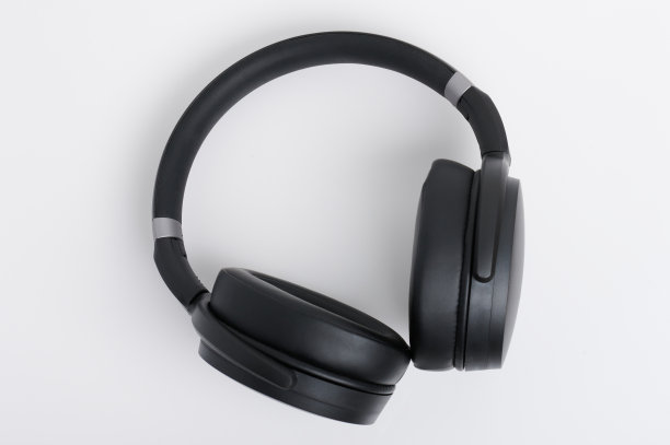 黑色真皮大耳机图片下载
