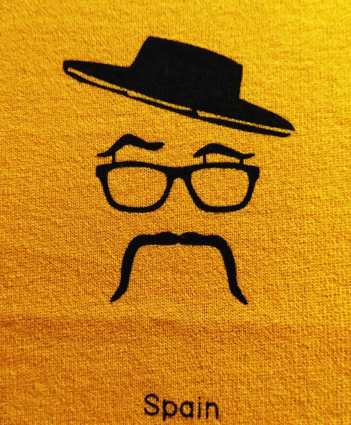 桌子上的眼镜特写镜头图片下载