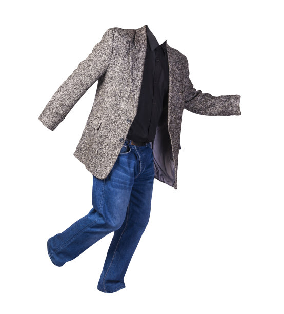 带有衬衫和牛仔裤的夹克衫，以白色为背景。图片下载