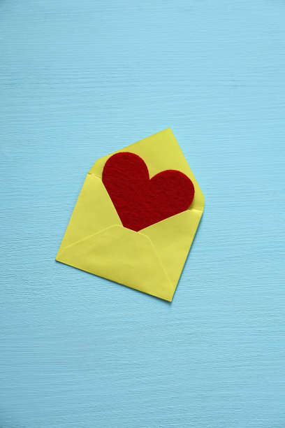 信封和心形图片下载