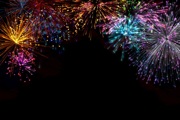 逼真的3D插图彩色烟花烟火夜，黑暗的天空与烟雾在孤立的黑色背景墙纸上使用庆祝新年快乐2021倒计时节日周年生日派对图片下载