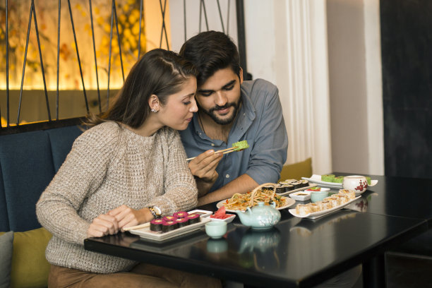 夫妇聚餐图片下载