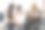 女儿和妈妈、爷爷一起读故事图片下载