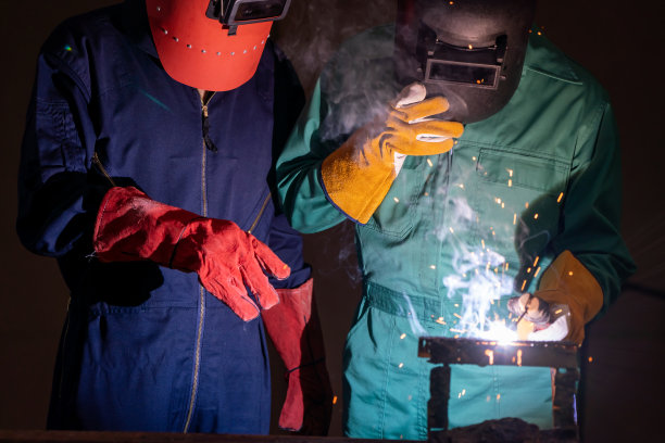 金属焊接钢厂采用电弧焊机图片下载