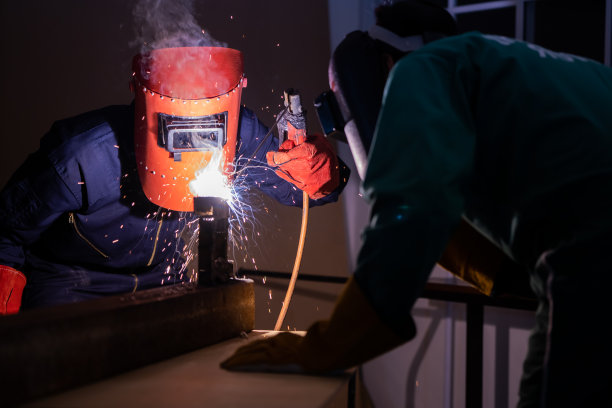 金属焊接钢厂采用电弧焊机图片下载