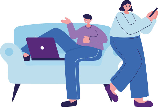 女人和男人坐在沙发上，拿着智能手机和笔记本电脑图片下载