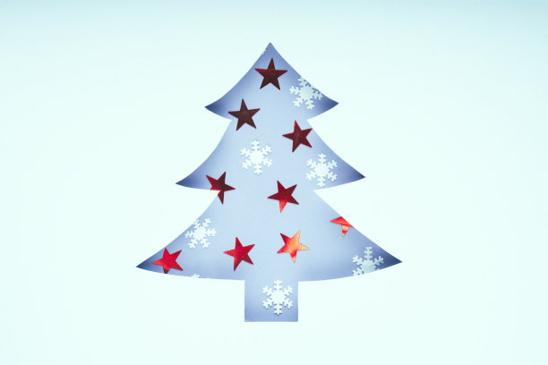 用红星和雪花做成的圣诞树。圣诞节的象征，节日的概念图片下载