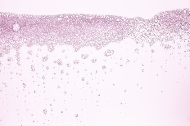 清澈透明的水化妆品爽肤水粉红紫色珊瑚红凝胶滋补冷却乳液霜润滑泡沫多色背景图片下载