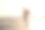 快乐的沙滩女孩笑着享受暑假的阳光。图片下载