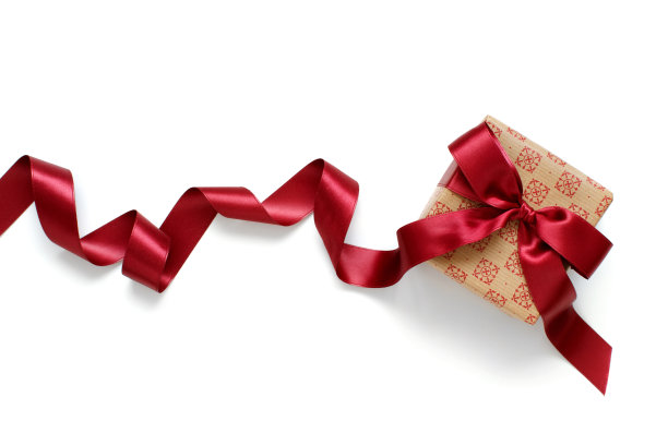 淡褐色礼盒与暗红色缎带图片下载