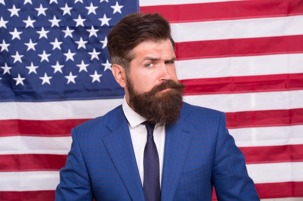 美国庆祝七月四日。英语语言学习概念。爱国节日的独立日。按照美国的传统。把他的祖国。独立日，公共假日。重新开始图片下载