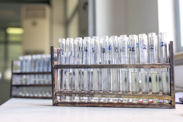 矿用实验和分析管的观点。图片下载