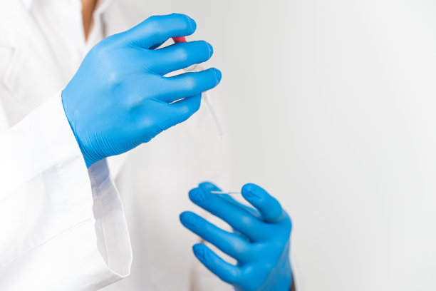 研究和研制药剂的研究人员图片下载