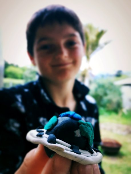 孩子的雕塑图片下载