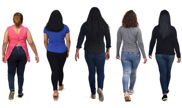 一个孤立的拉丁女人的全貌图片下载