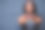 一名非洲妇女手里拿着一面肯尼亚小旗。图片下载