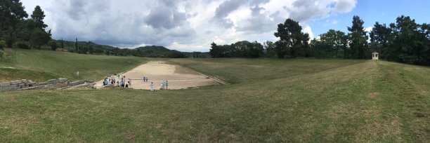 奥林匹亚是希腊最早举办奥运会的体育场图片下载