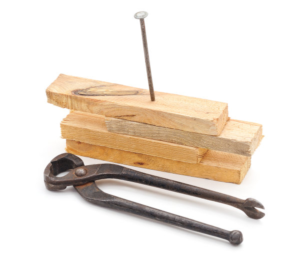 钳子和指甲。图片下载