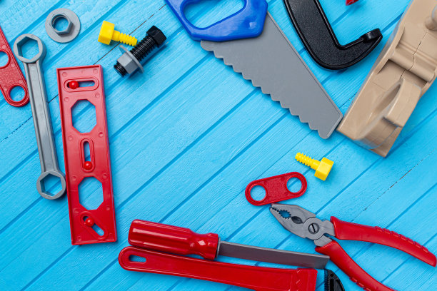 儿童、儿童彩色玩具、工具、扳手、乐器背景与拷贝空间图片下载