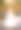 年轻快乐的新娘穿着白色婚纱在秋天的院子里深情地旋转图片下载