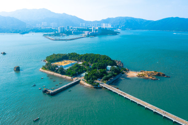 香港坪洲岛附近的大鲤鱼岛的无人机照片图片下载