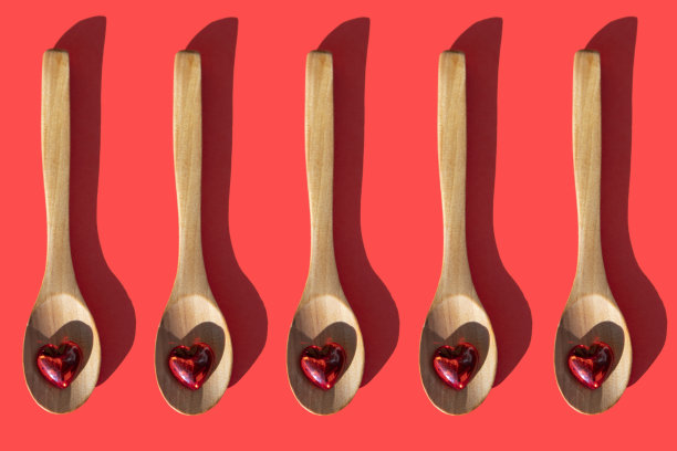 红心形状的木勺图片下载
