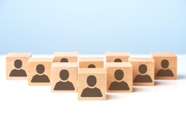 木制立方体的团队合作概念图片下载