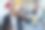 男企业家在办公室的新年派对上玩手机唱歌。图片下载