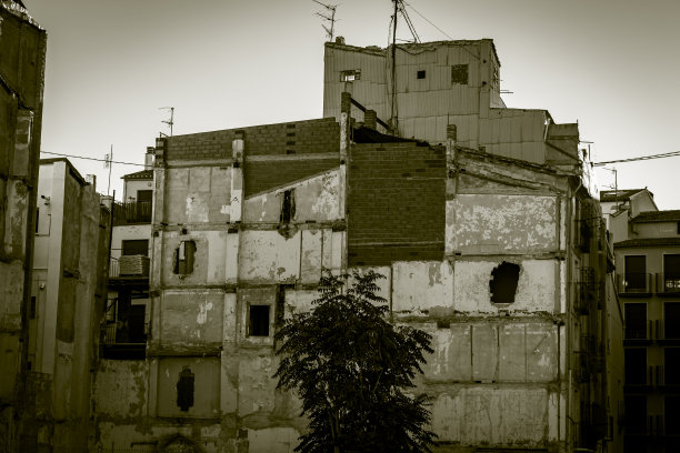 西班牙阿利坎特阿尔科尼历史中心的废墟房屋。图片下载
