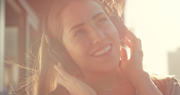 听了我最喜欢的歌曲后，我总是感觉很好图片下载