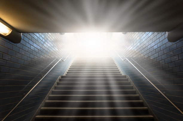 黑暗中的日光图片下载