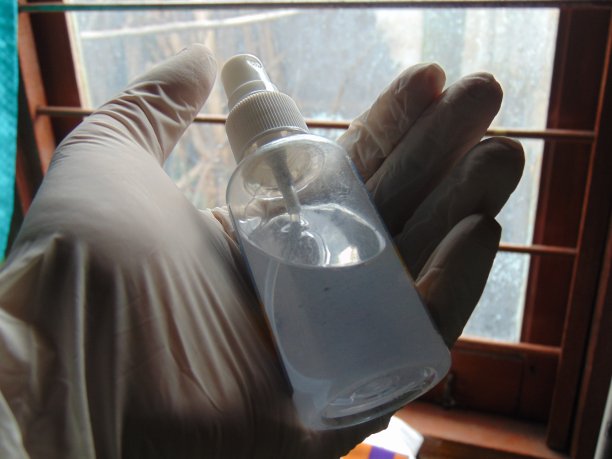 洗手液和医用手套图片下载