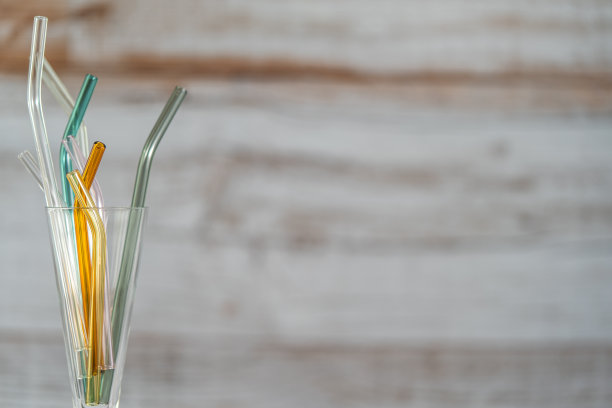 玻璃内部零浪费吸管图片下载