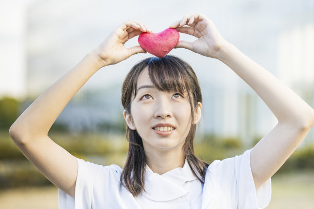 穿白大褂的女人图片下载