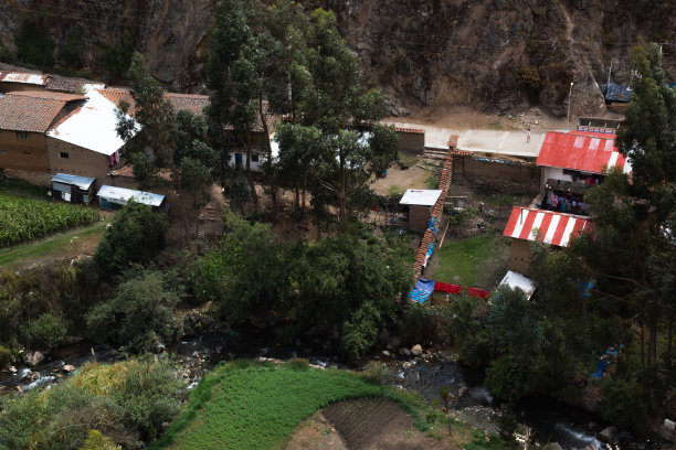 附近的一些房子。图片下载