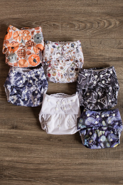 六套五彩缤纷的秋季图案布尿布图片下载