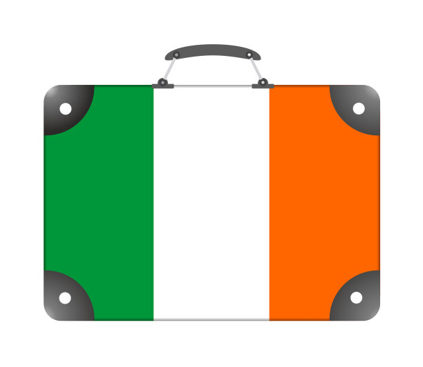 以白色背景为背景的旅行箱形式的爱尔兰国旗图片下载