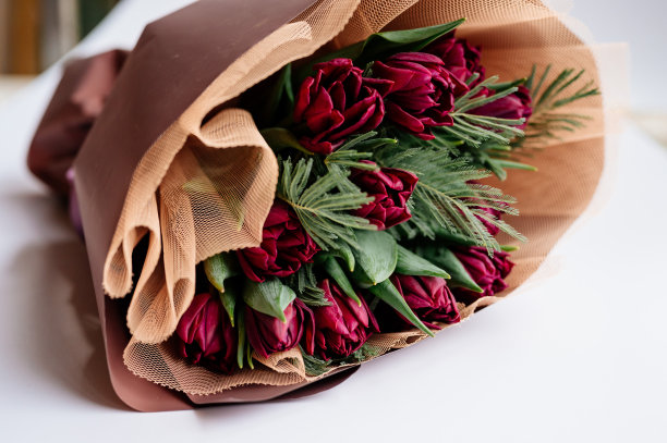 勃艮第包装的花束图片下载