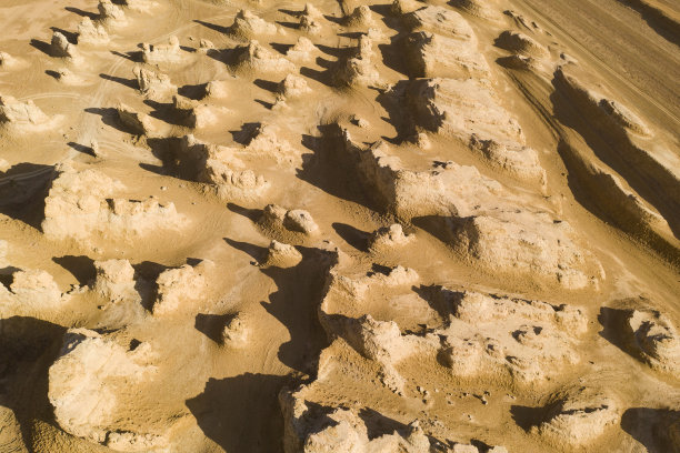 丘陵和侵蚀地形，自然背景。图片下载