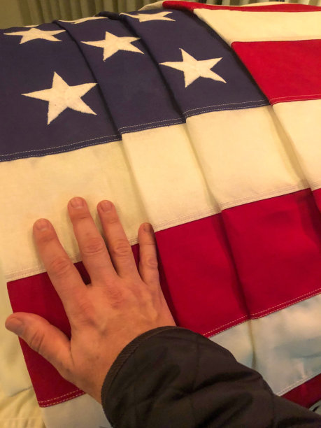 儿子说再见图片下载